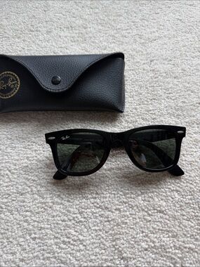 Ray-Ban Black Wayfarer Sunglasses